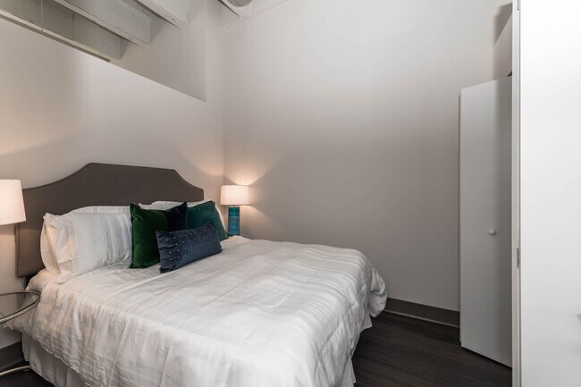 Foto del edificio - 839 S Michigan Ave
