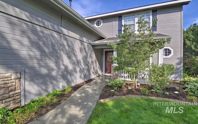 Building Photo - 10230 W Vega Dr