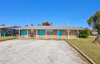 Building Photo - 6529 Chipewa St
