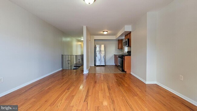 Foto del edificio - 124 N 52nd St