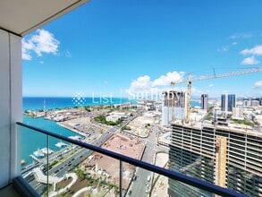 Building Photo - 1000 Auahi St