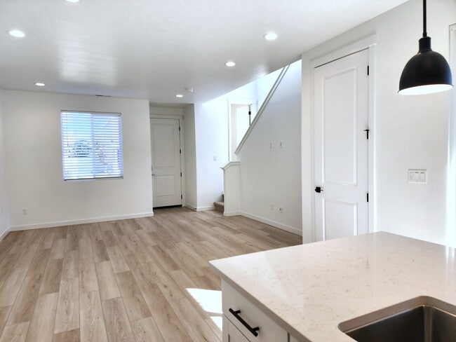 Building Photo - 12267 W Endsley Ln
