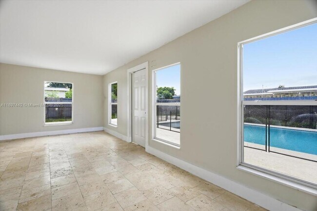 Foto del edificio - 6948 NW 8th Ct