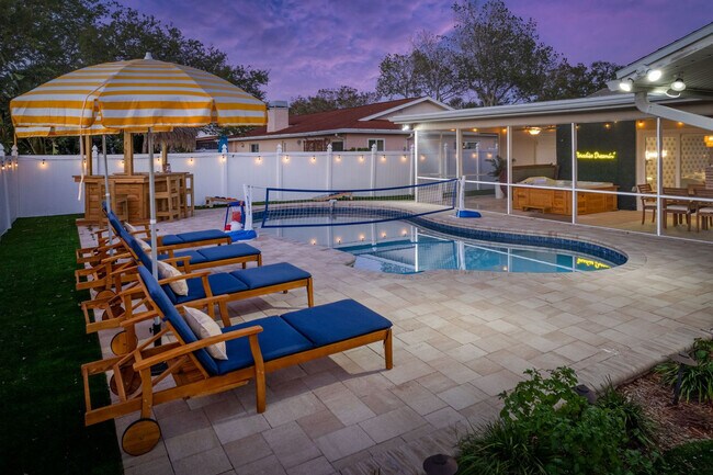 Foto del edificio - 9414 Laura Anne Dr