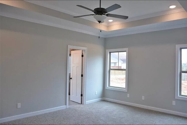 Building Photo - 205 Savannah Dr