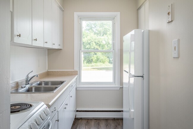 Photo du bâtiment - UPDATED TWO BEDROOM TOWNHOME IN NORTHEAST ...