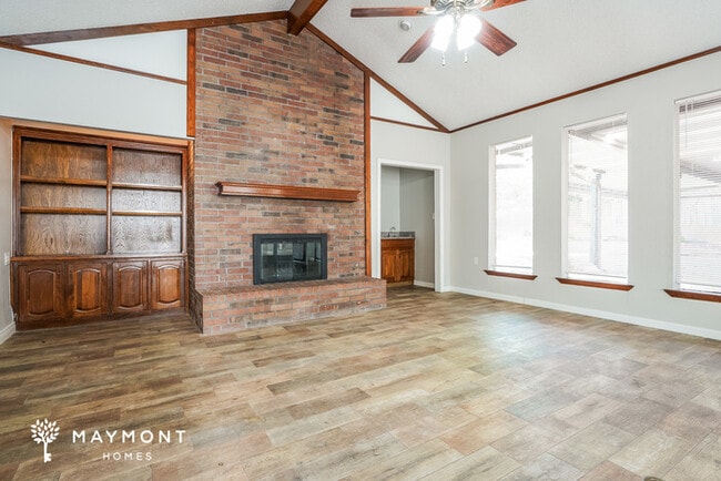 Building Photo - 2111 Inverness Dr