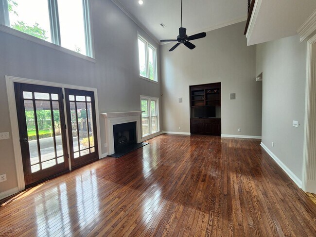 Foto del edificio - Gorgeous 4/3.5 with amazing back patio!