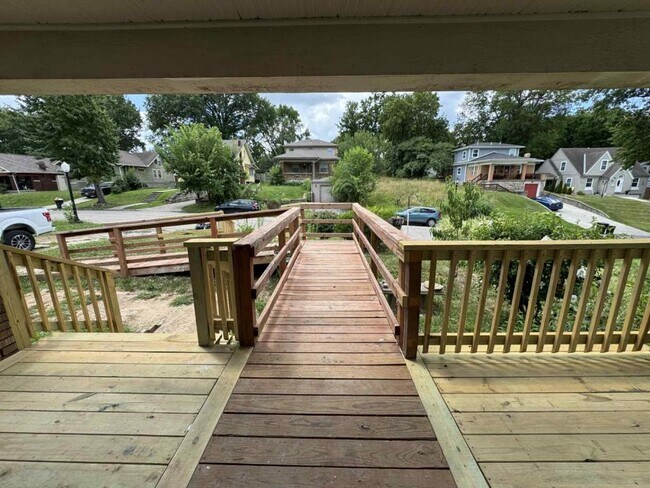 Foto del edificio - 1836 Freeman Ave