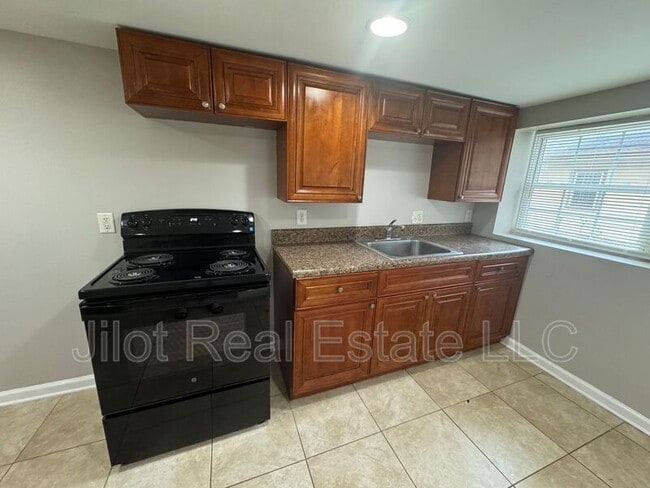 Photo - 1366 Clermont Ave Apartment