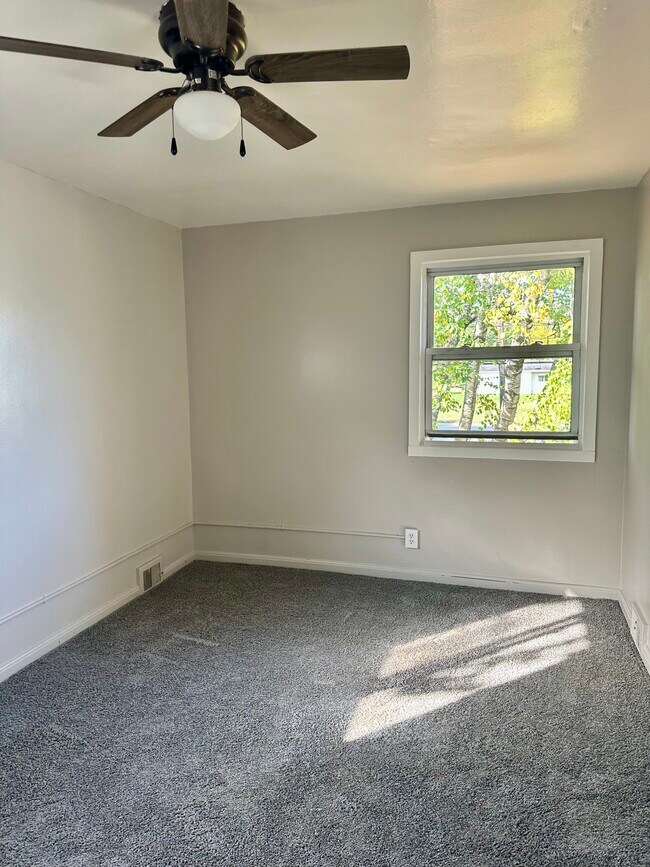 Building Photo - 32870 Mecosta St