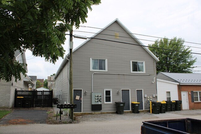 Building Photo - 18 S Sunset Dr