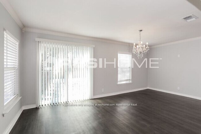 Foto del edificio - 9504 Cutleaf Court