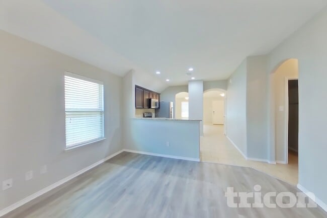 Building Photo - 1216 Honeywood Ln