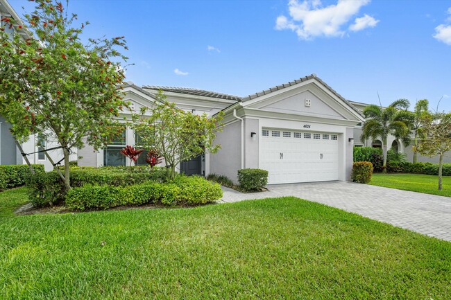 Foto del edificio - 4624 Woodland Wy