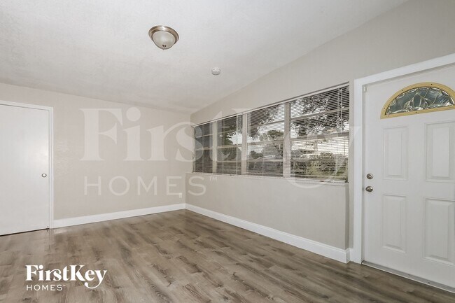 Building Photo - 11574 Oleander Dr