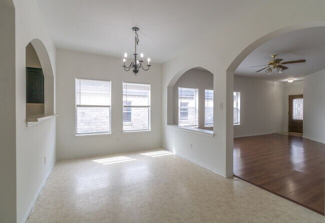 Foto del edificio - 702 Pampas Ricas Dr