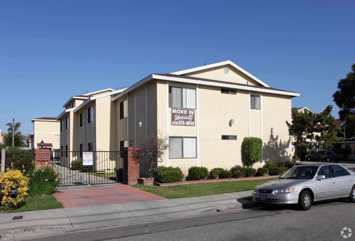 Cerise Manor Apartments at 14501 Cerise Ave Hawthorne, CA