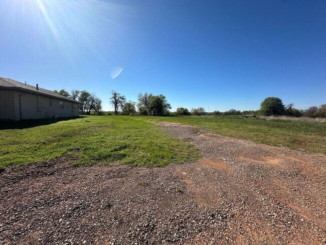 Foto del edificio - 3 Bed, 2.5 Bath, 2 Car Garage on 15 acres
