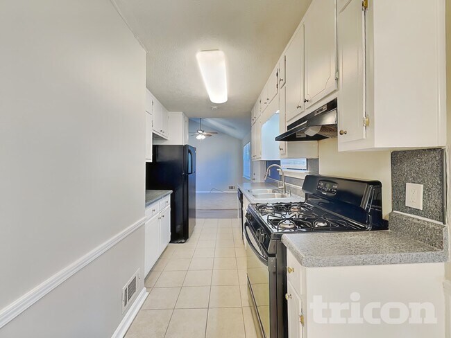 Foto del edificio - 3888 Tree Bark Ln SW