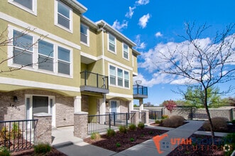 Building Photo - 1790 W Dalmeny Way