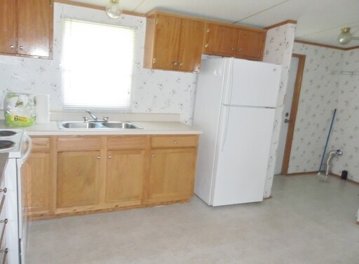Building Photo - 408 Randolphville Rd NE
