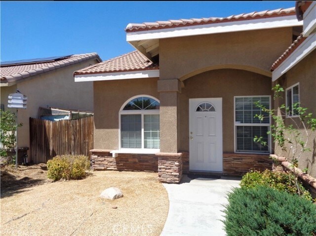 Foto del edificio - 15930 Oak Ct