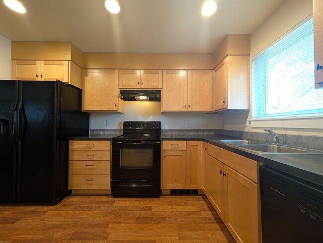 Foto del edificio - Beautiful 2-Bedroom, 2.5-Bath Condo Near A...