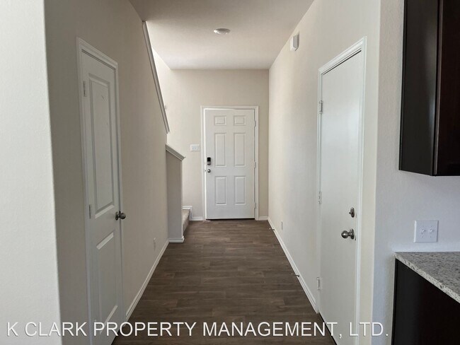 Building Photo - 5 br, 3 bath House - 116  BUNKERS HILL RD
