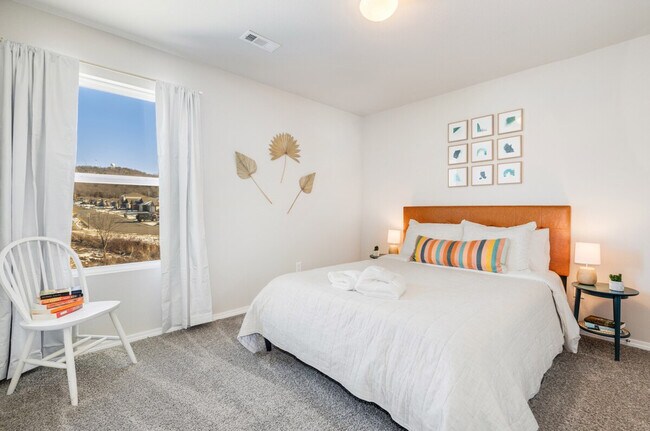 Building Photo - 930 E Swift Dr