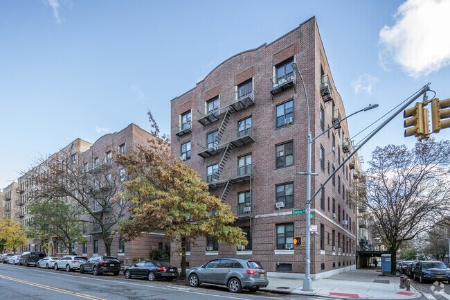 Foto del edificio - 687 W 204th St