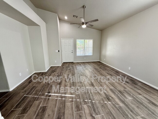 Foto del edificio - 4029 W Hackamore Dr