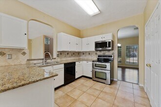 Building Photo - 23806 Spring Way Dr