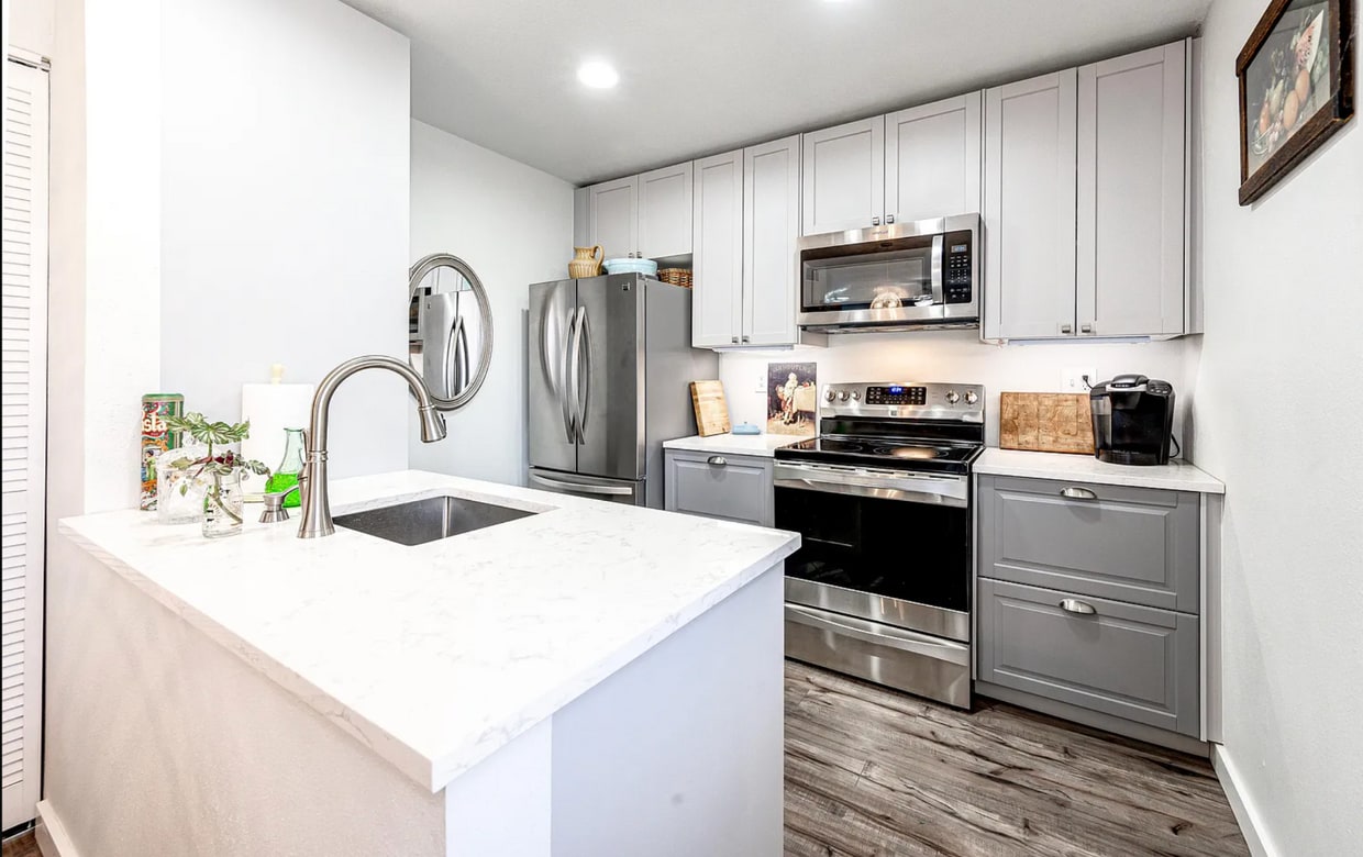 Primary Photo - Modern 2-Bed, 1-Bath Apartment – Available...