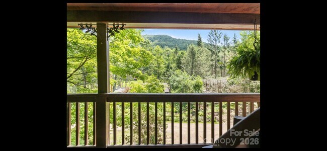 Foto del edificio - 170 Mountain Farm Rd