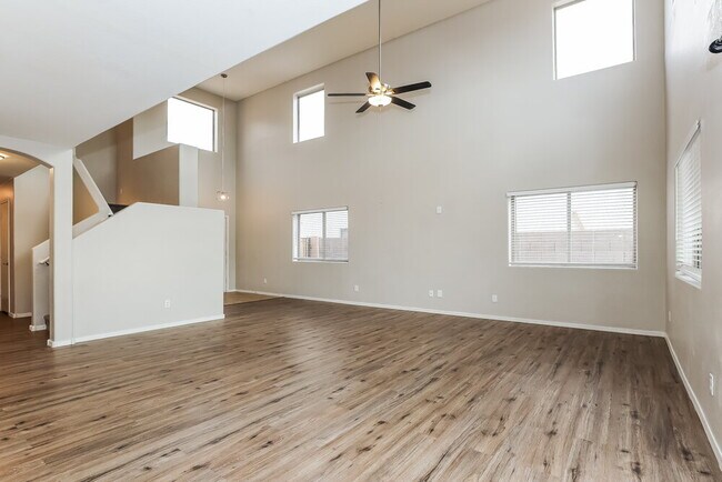 Foto del edificio - 41386 N Cambria Dr