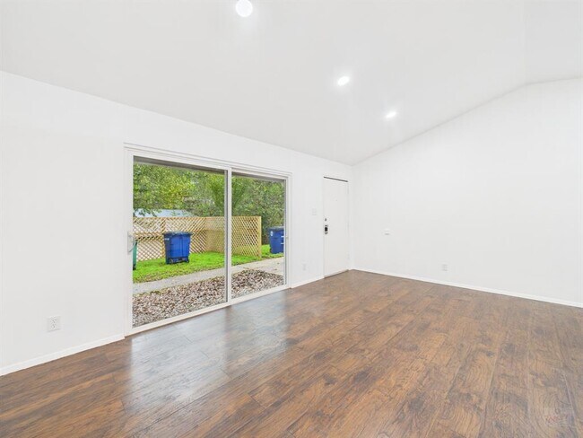 Foto del edificio - 1305 Hollow Creek Dr