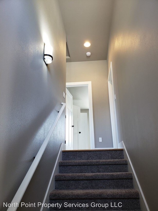 Building Photo - 2 br, 1 bath House - 5428 N 49th St  Unit B