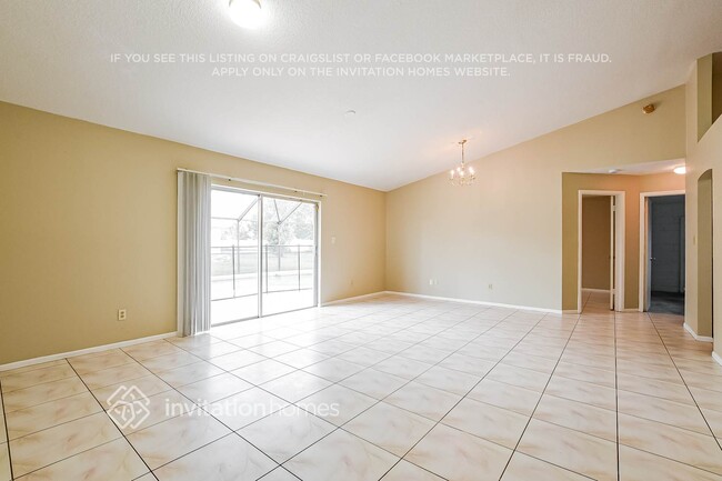 Building Photo - 2821 Saffron Dr