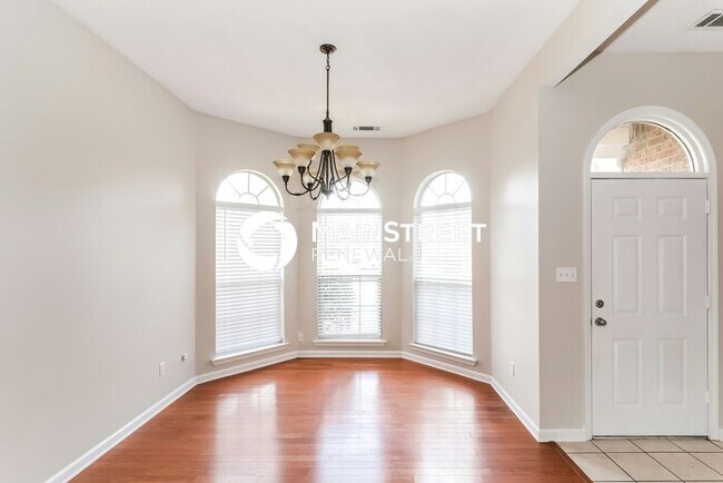 Foto del edificio - 3 Bedroom Pet-Friendly Home in Olive Branc...