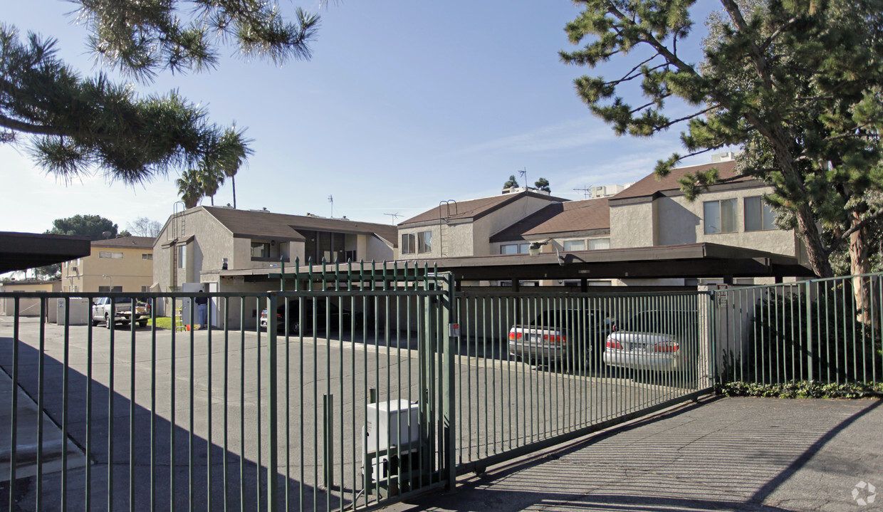 Building Photo - Parkview Village