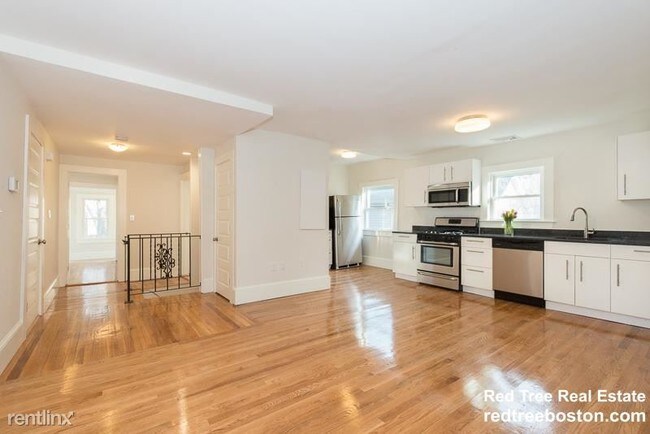 Building Photo - 4 br, 1 bath Apartment - 5-7 Riverside Pl