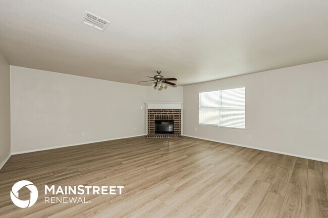 Foto del edificio - 7004 Sylvan Meadows Dr