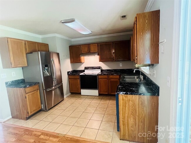 Foto del edificio - 9712 Stillwater Ln