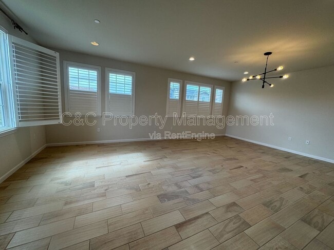 Building Photo - 14826 Kit Carson Dr
