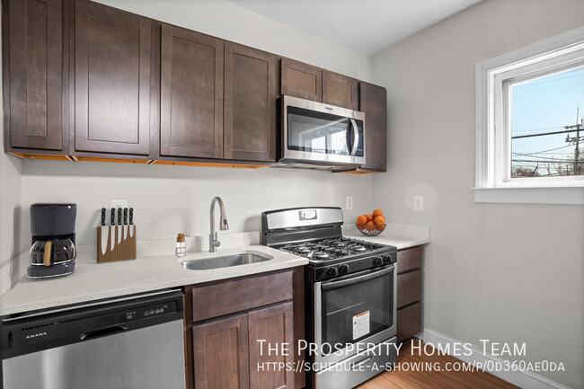Foto del edificio - 2654 Oswego Ave