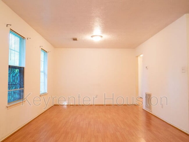 Building Photo - 5706 Tuskegee St