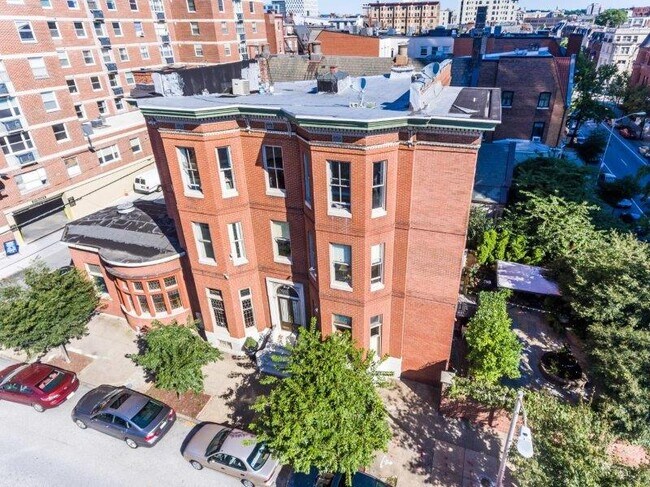 Drone of 106 Chase - 106 E Chase St