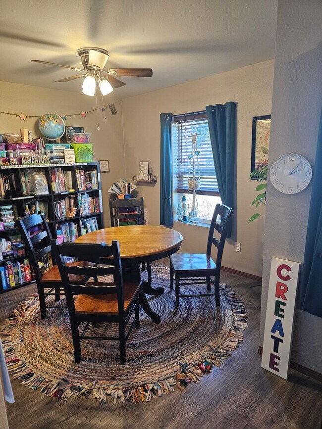Building Photo - Beautiful 3 Bedroom 2 Bath Home in Heart o...