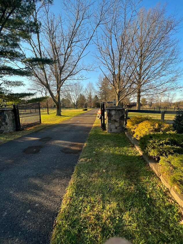 Primary Photo - 701 Borton Landing Rd
